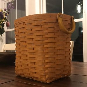 2000 Longaberger Small Hamper